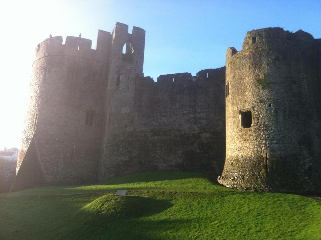 The Three Tuns Hotel Chepstow Esterno foto